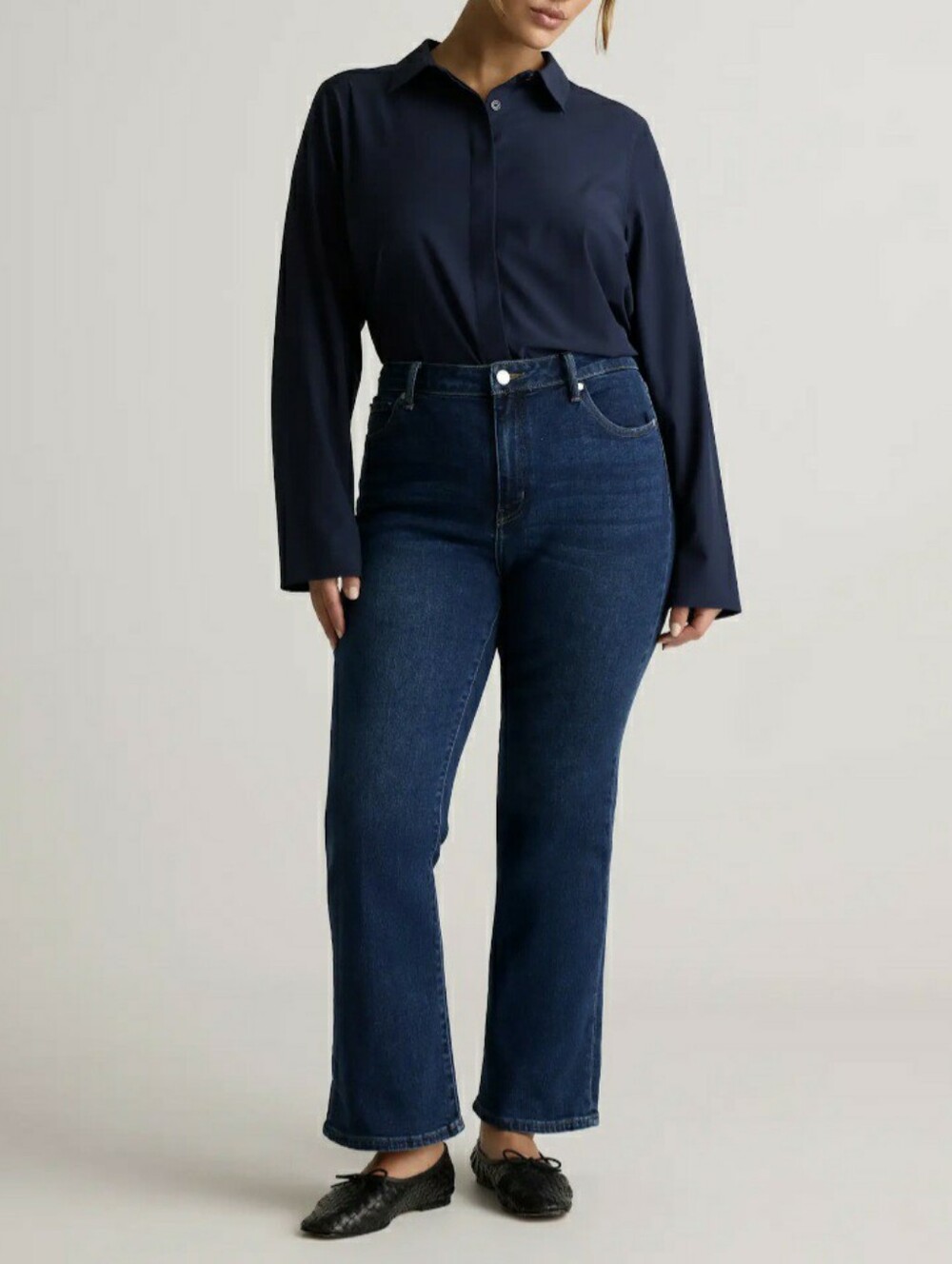 Quince "Bella Stretch Kick Flare" High-Rise Jean-Midnight Blue